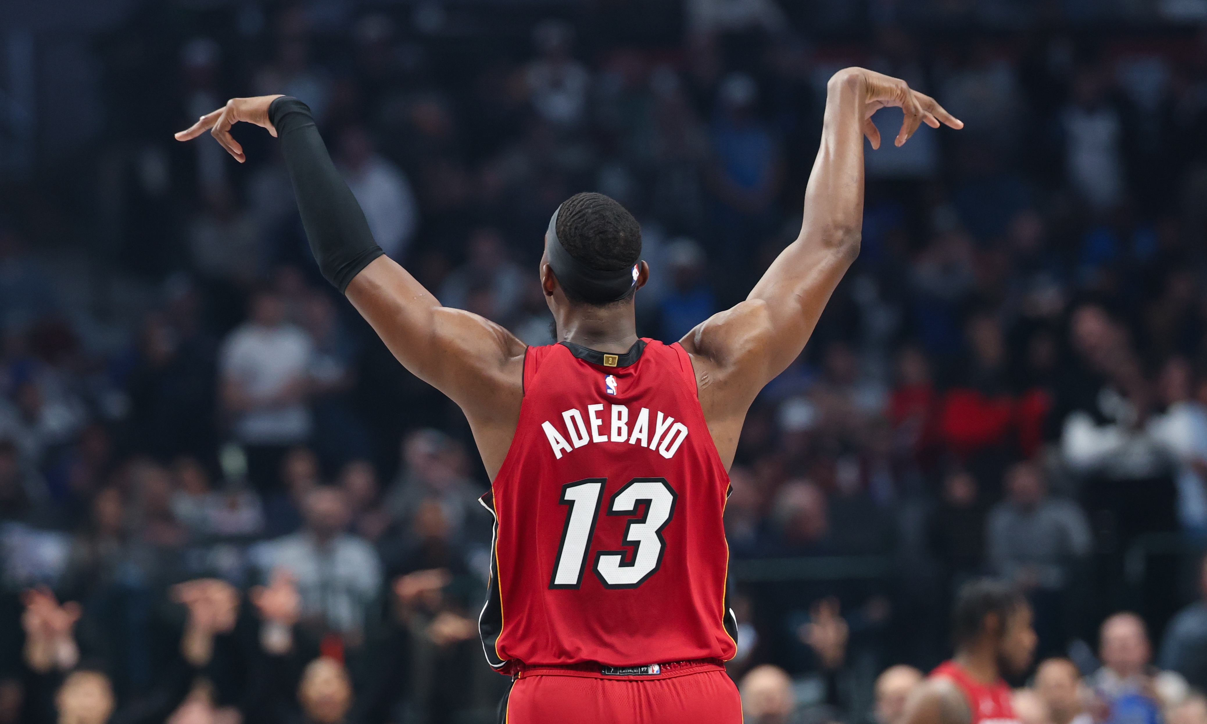 弹无虚发！阿德巴约首节3投全中 拿到7分4篮板1盖帽