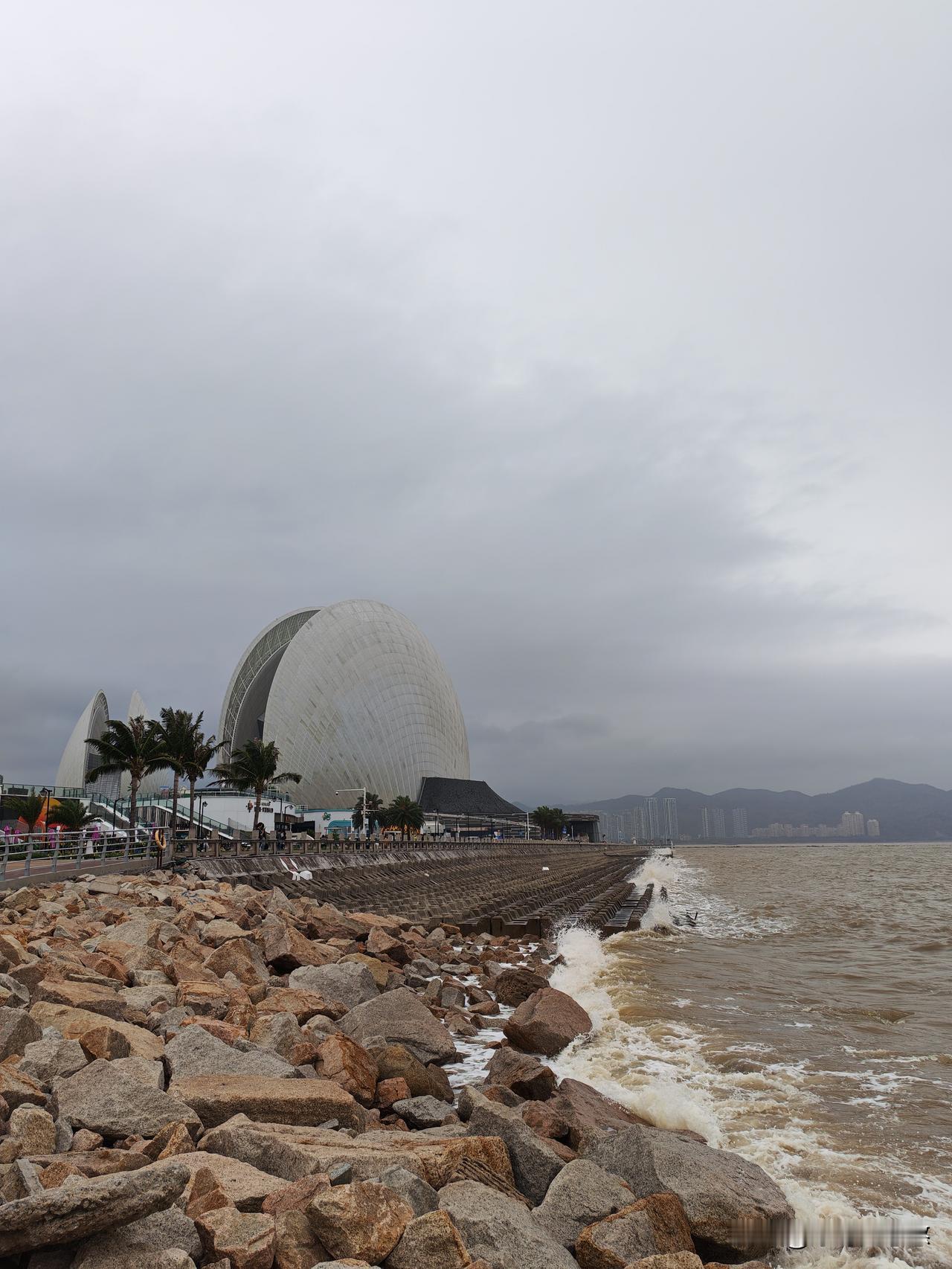 哈哈， 组团住院啊，不知道该笑还是该心酸！
     那个透友上次在门诊做了心脏