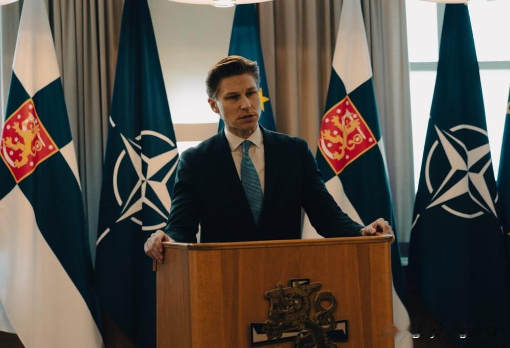 🇫🇮 芬兰提议在芬兰设立新的北约指挥机构

芬兰国防部长哈卡宁宣布，他计划正