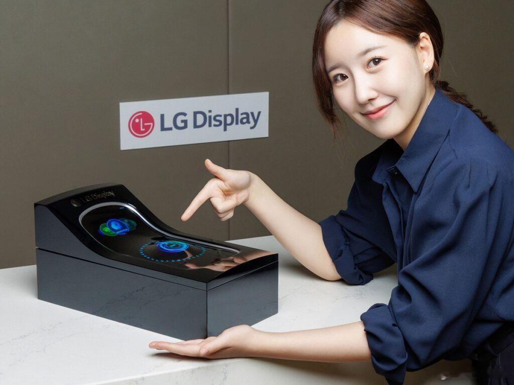 名车志新闻 面向汽车领域的前沿显示技术，LG发布可拉伸汽车显示屏。该屏幕能安装在