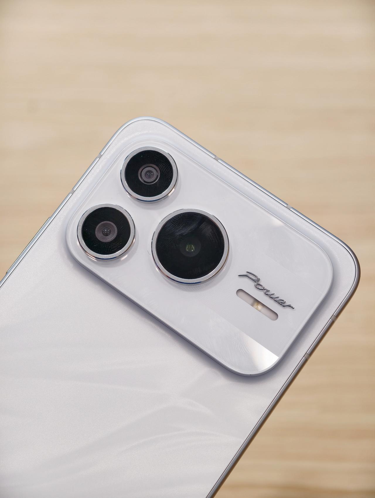 荣耀Power 2真机上手，手感适中，金属中框，偏重但也薄！