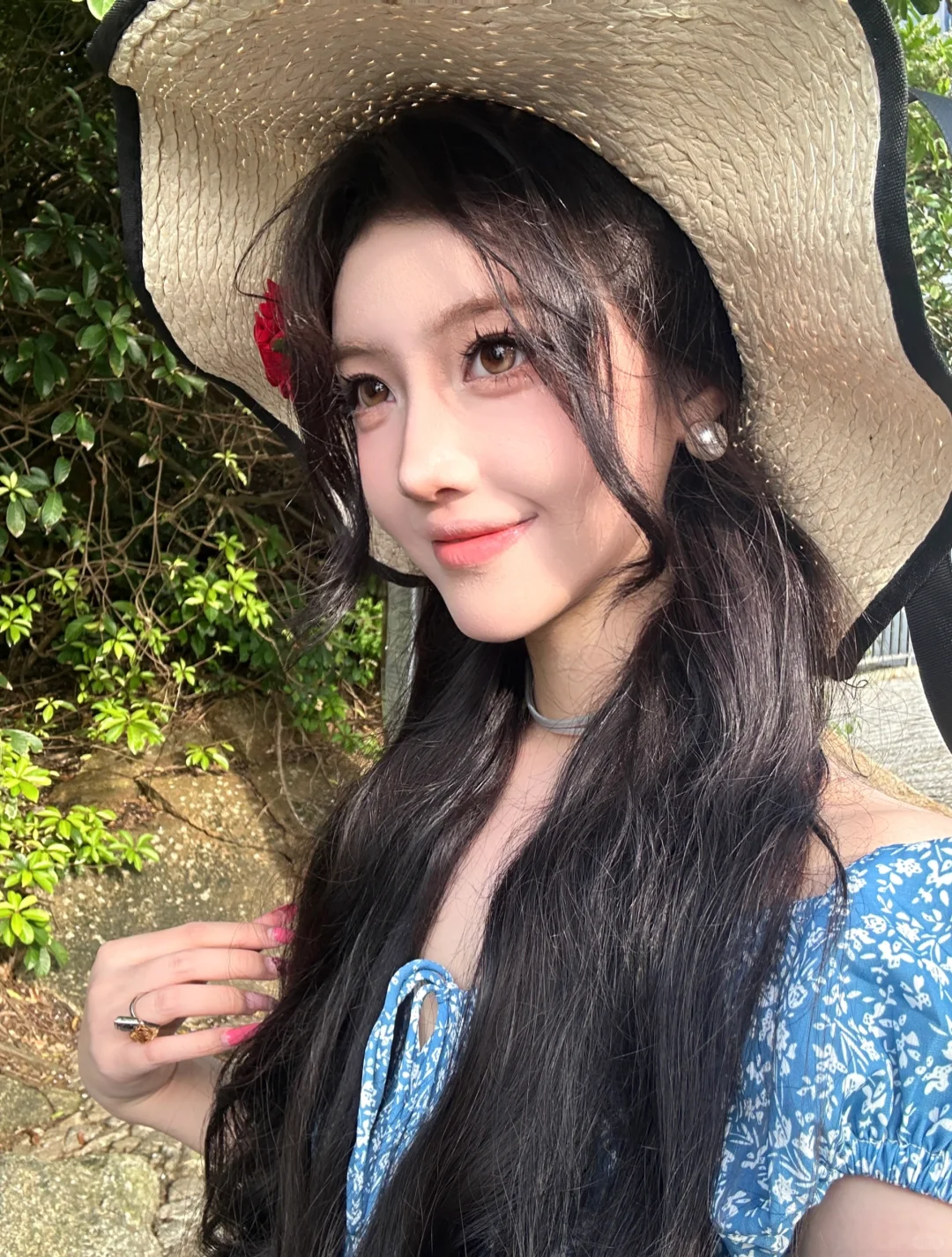 阳光下的眼睛是琥珀色