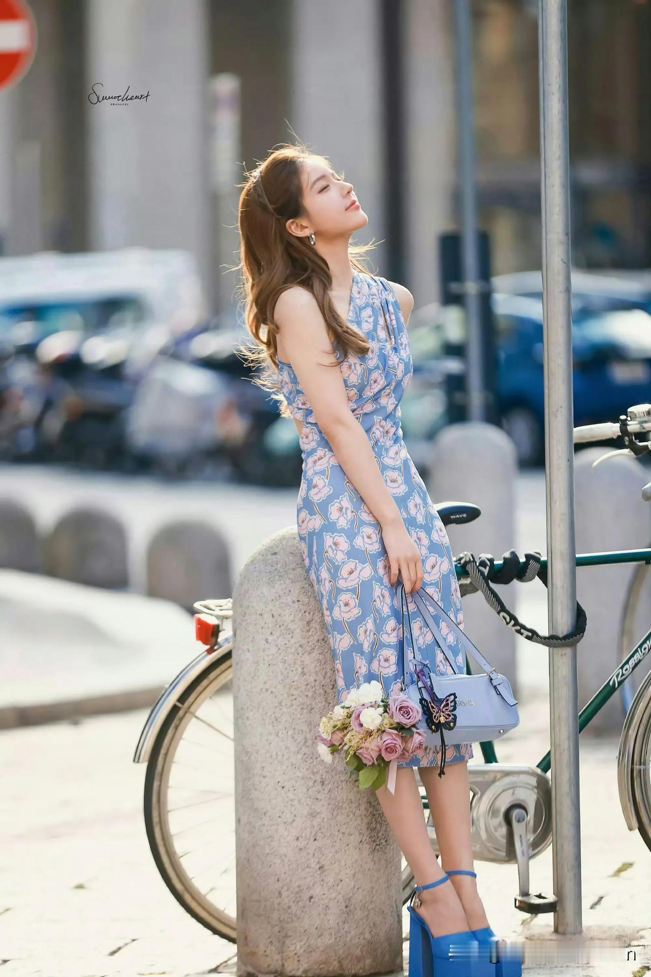 赵露思高跟鞋还是挺高的