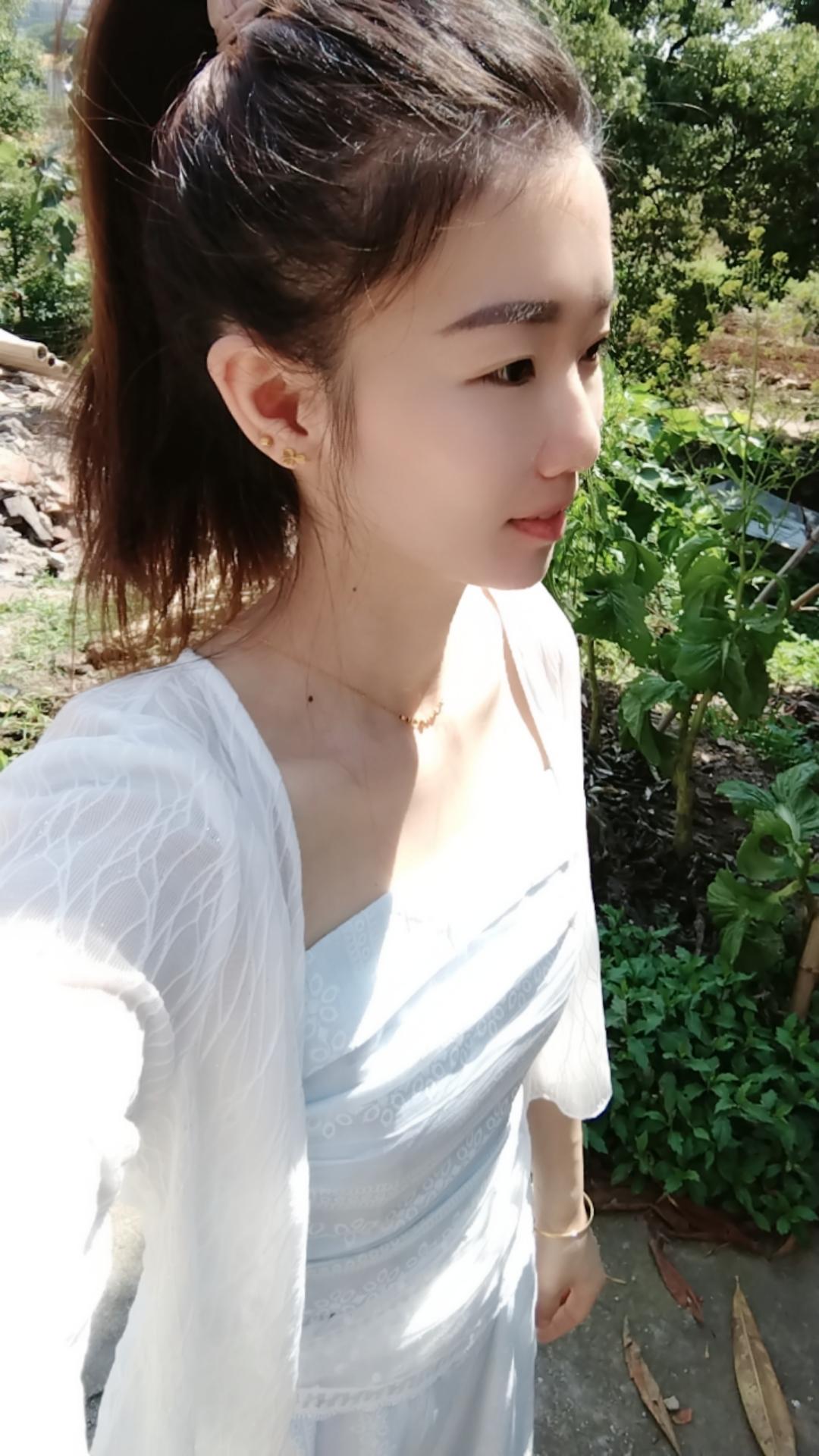 人这一生，会遇见很多不同的人，有的人成了朋友，有的人成了过客，有的人陪...