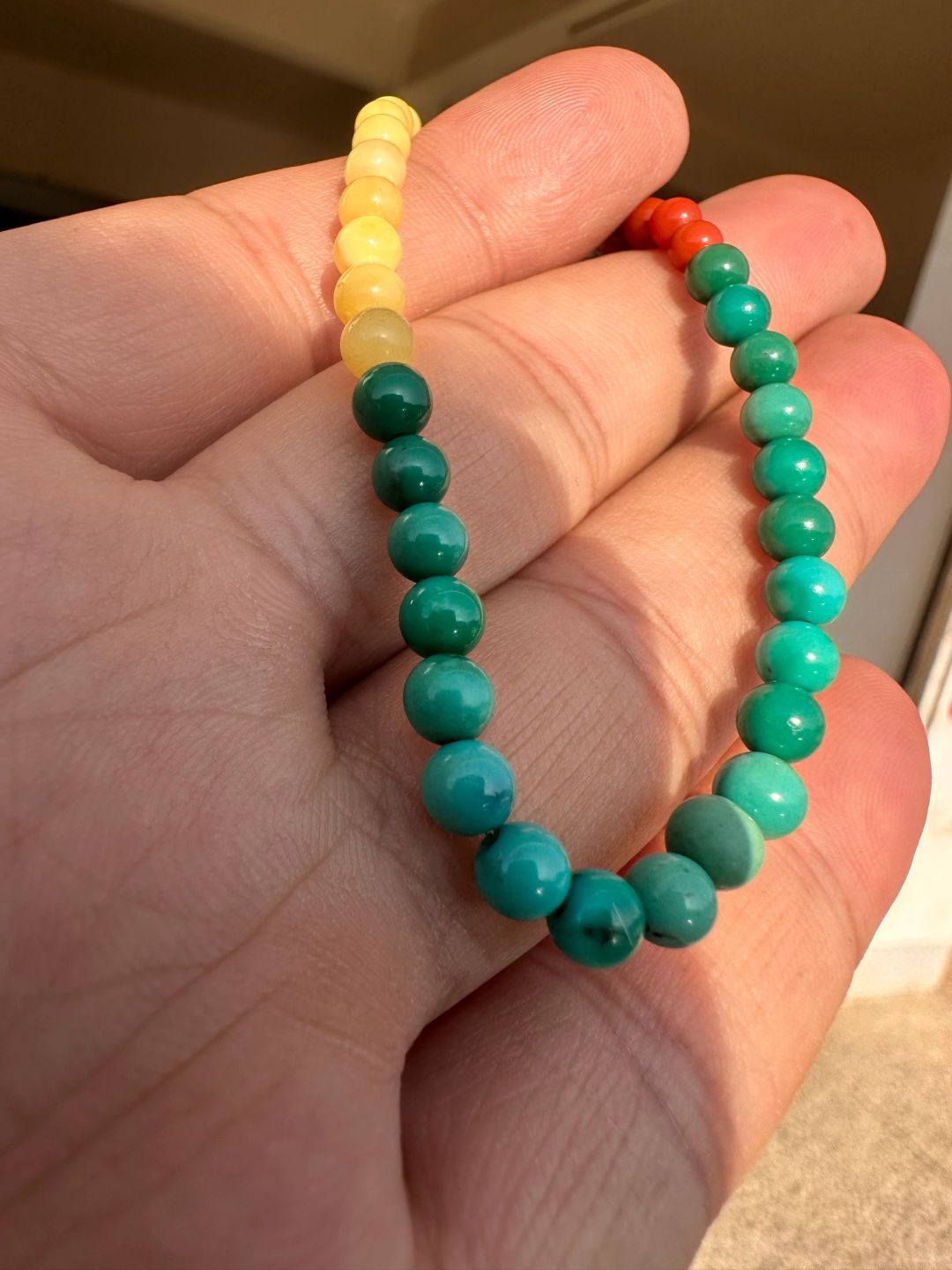 普通便宜的原矿绿松石也能润养出很好的效果