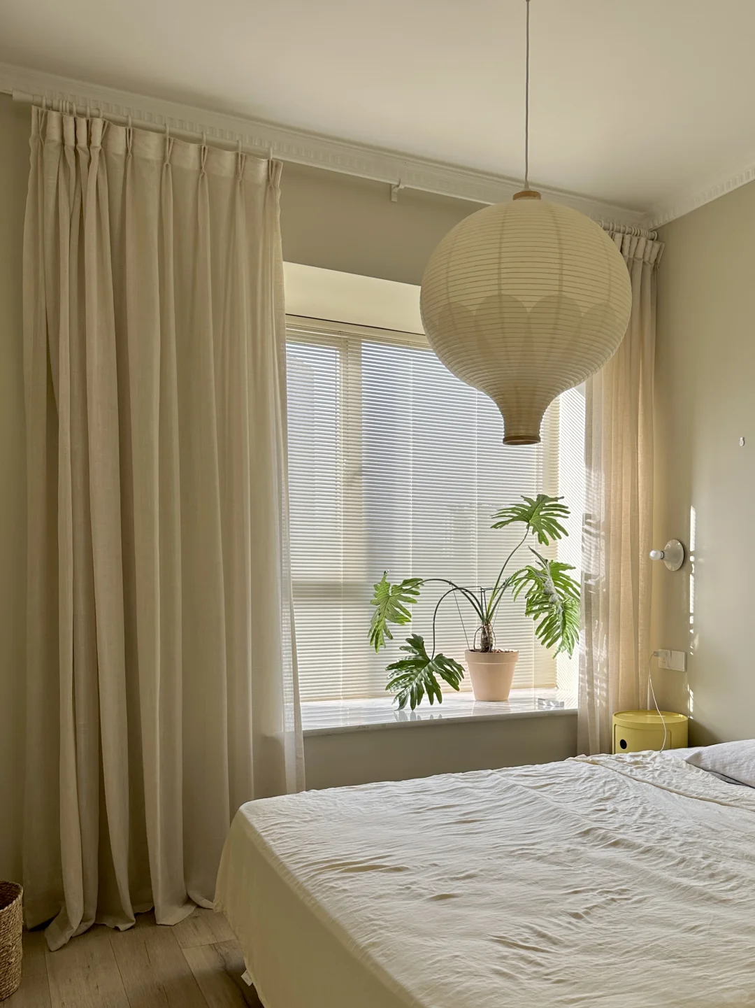 傍晚6点半，我的小卧室在发光耶✨