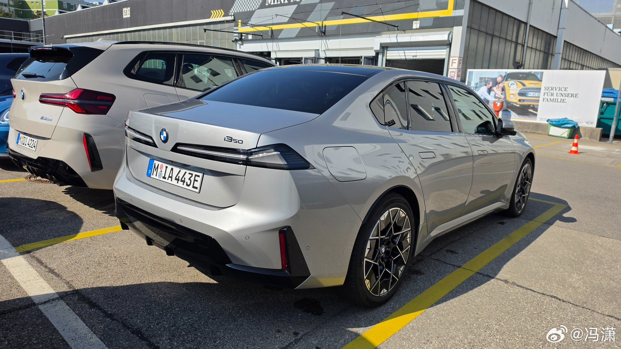 BMW新3系燃油版车尾造型，参考一下i3，咋样？新设计语言看习惯了么？ ​​​