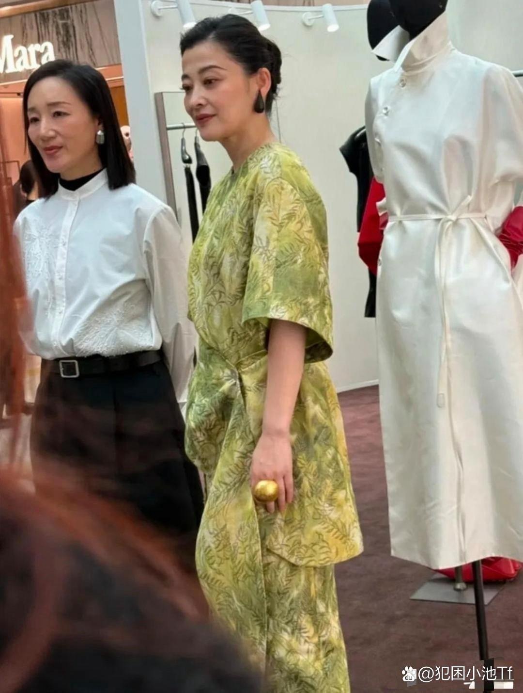 这金戒指这么大，戴着难道不会累 