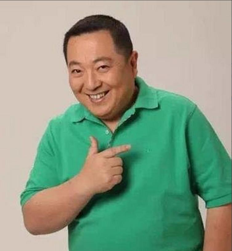 陪伴两代人童年的董浩，36岁曾遭遇生死劫，病床遗言藏着男人最柔软的牵挂。

提起