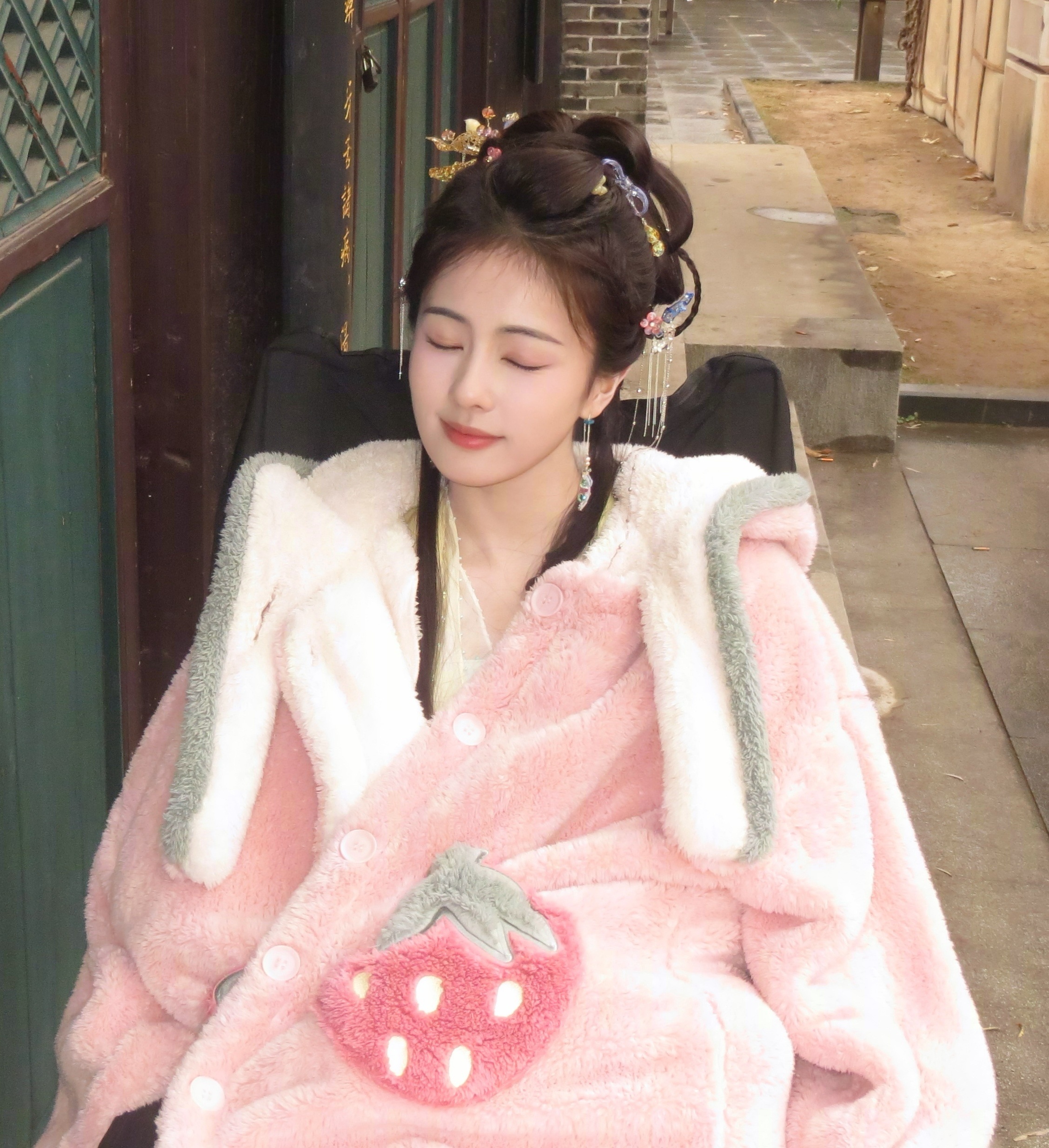 白鹿助理说谁家小孩落这了白鹿[超话]在复制粘贴的时代，你是手写的诗[鲜花] ​​