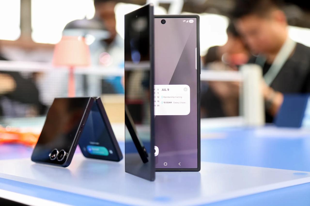 三星 Galaxy Z Fold 7 火爆开售：销量暴增 50%，谁还说折叠屏只