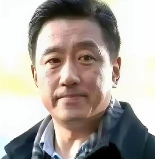 戏拍到七成，一名演员突然狮子大开口，要求片酬翻倍,不答应就撂挑子不干！导演却二话
