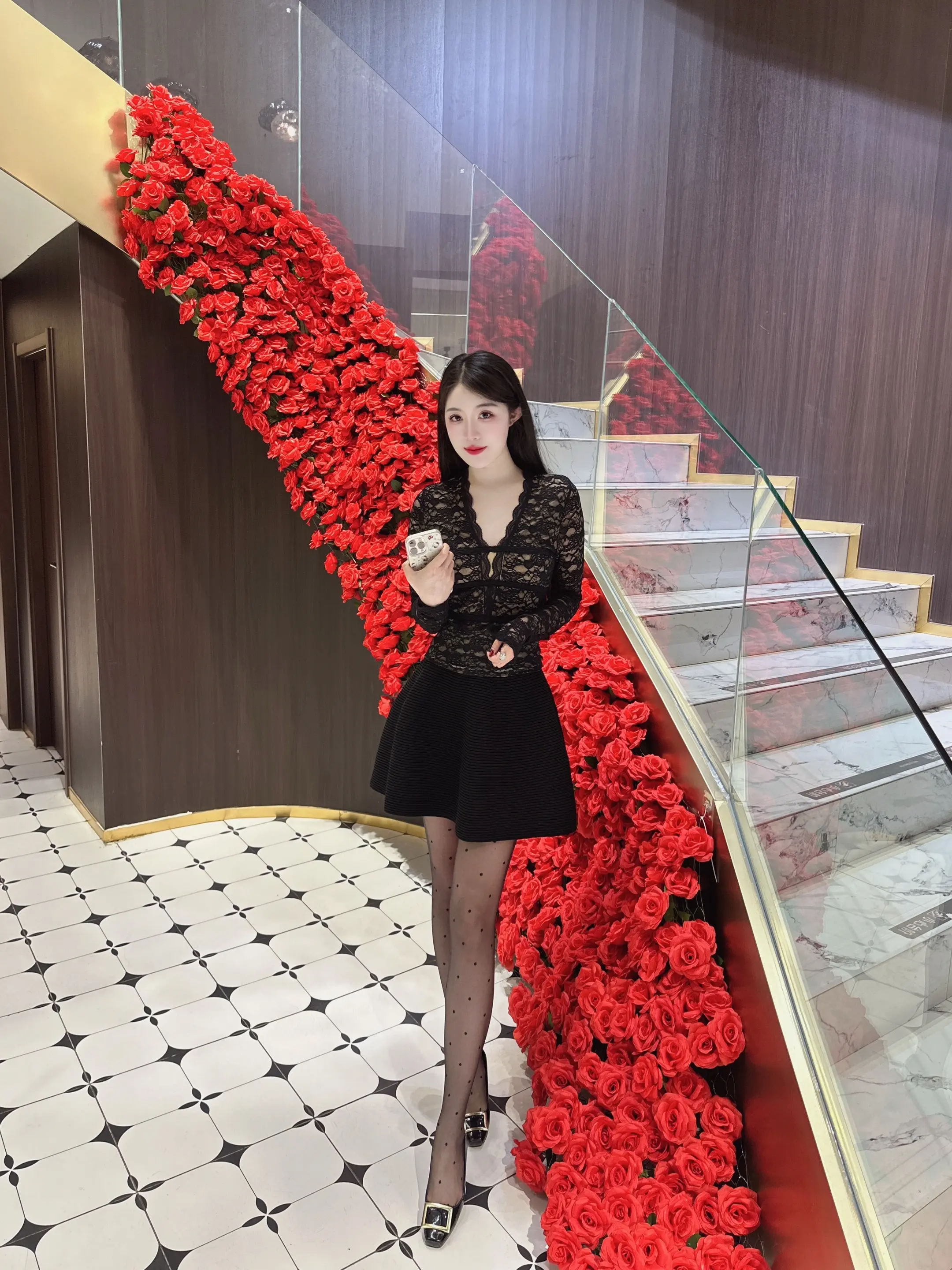 时尚穿搭分享 创作者中心 创作灵感 御姐风穿搭 小黑裙的正确打开方式