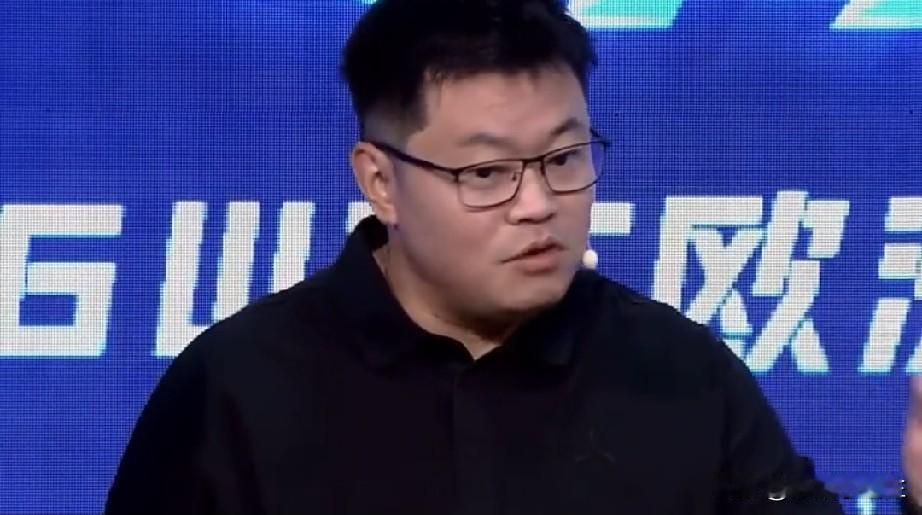 侯英超建议:合理利用鹰眼，打断对方节奏！
结果被一群网友怼了！
他们说:
赢就堂