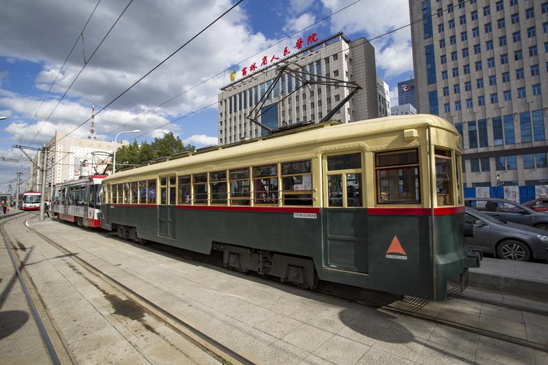 坐电车更容易晕车，原因还挺多。人体的前庭系统在内耳，负责感知平衡和运动状态。电车