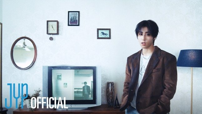 【Dispatch】[Stray Kids 成员 Han 作为今年首位 "SKZ