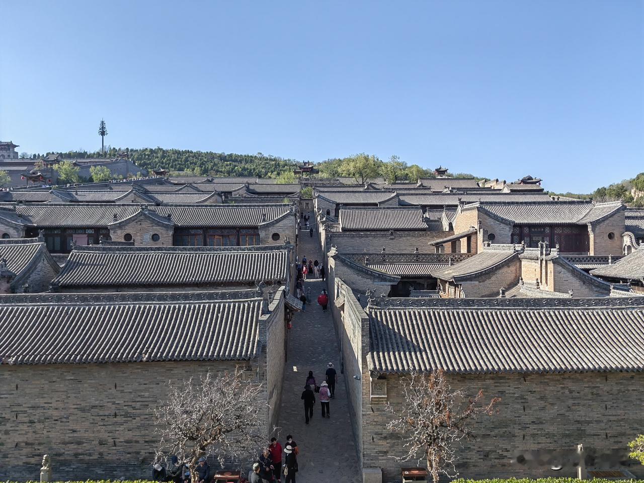 平遥王家大院

一个卖豆腐起家的商贩，富了八代人，前后近七百年的发家历史，历经元