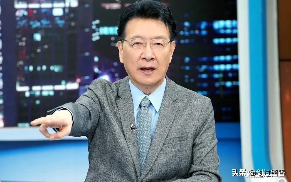 赵少康这三寸不烂之舌好厉害，怎么对自己“战斗蓝”成员开火了。

罗智强表示: “