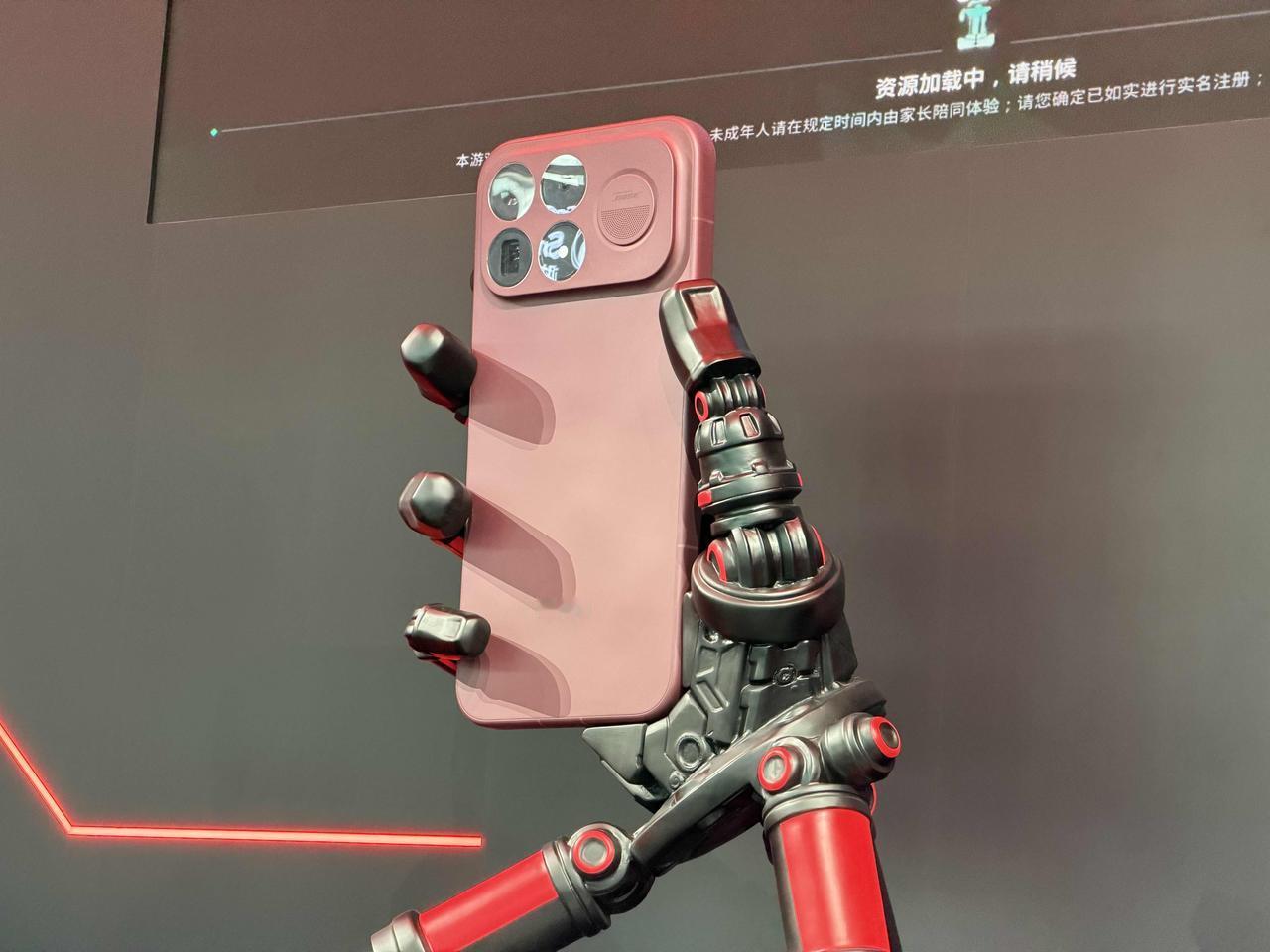 ChinaJoy现场看到REDMI K100 Pro Max真机了，拍了组图给你
