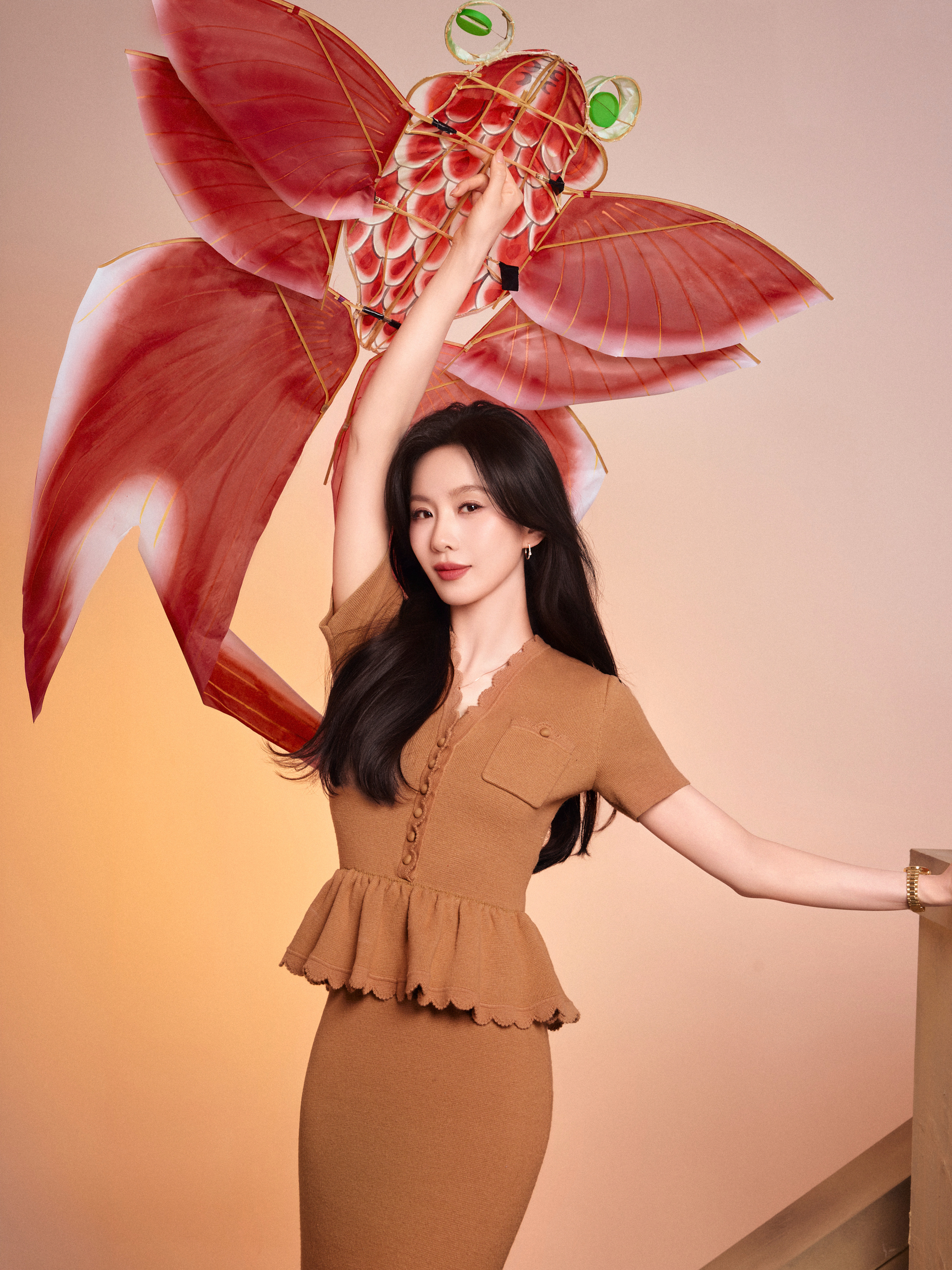 刘诗诗｜新春大片元旦之后除夕大片又迎来造型合作 ，穿 self-portrait