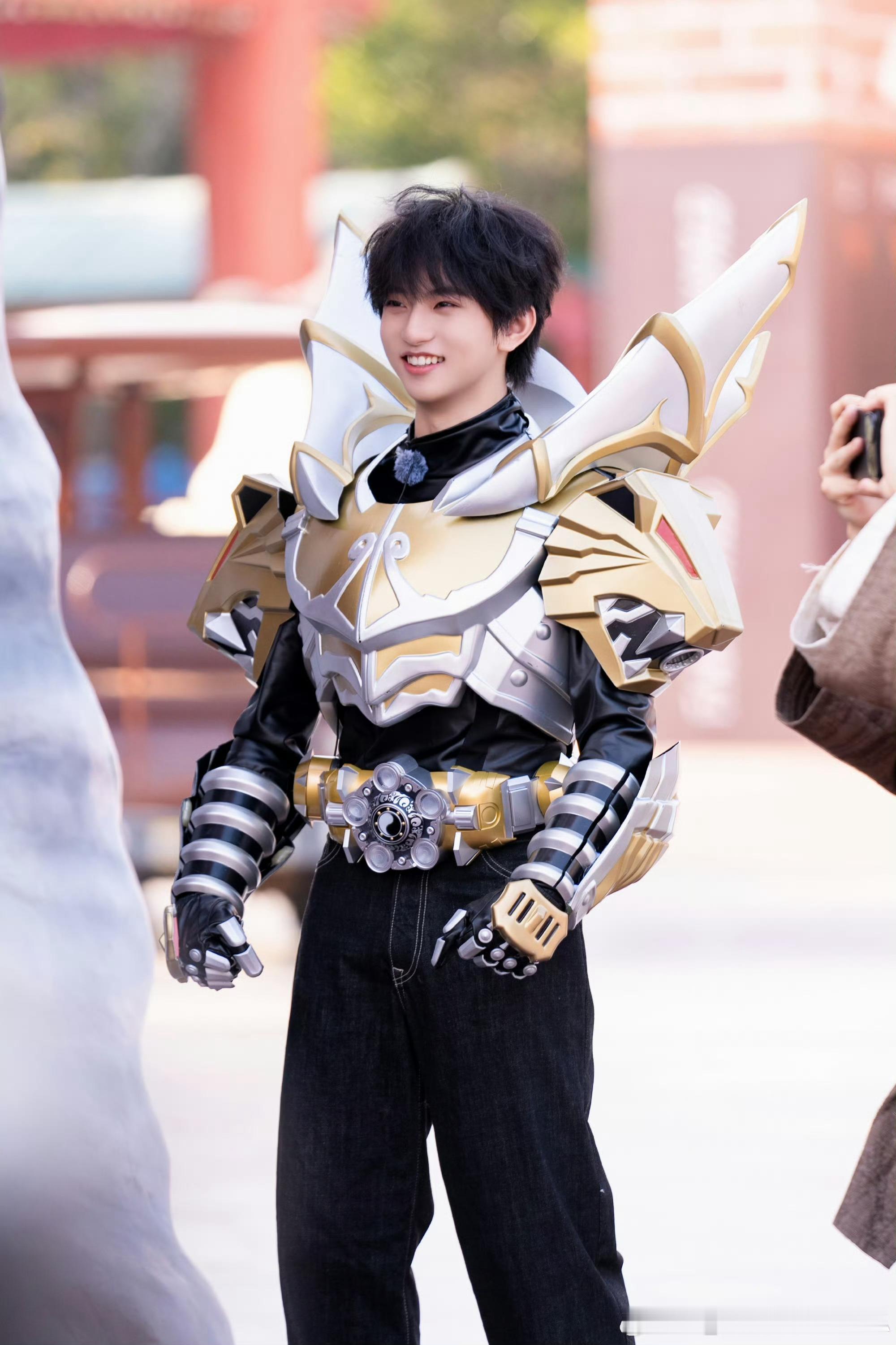 穆祉丞穆祉丞说bee疯糖不杀青真诚直球少年✨穆祉丞嘴上说着不杀青，其实不舍全写在