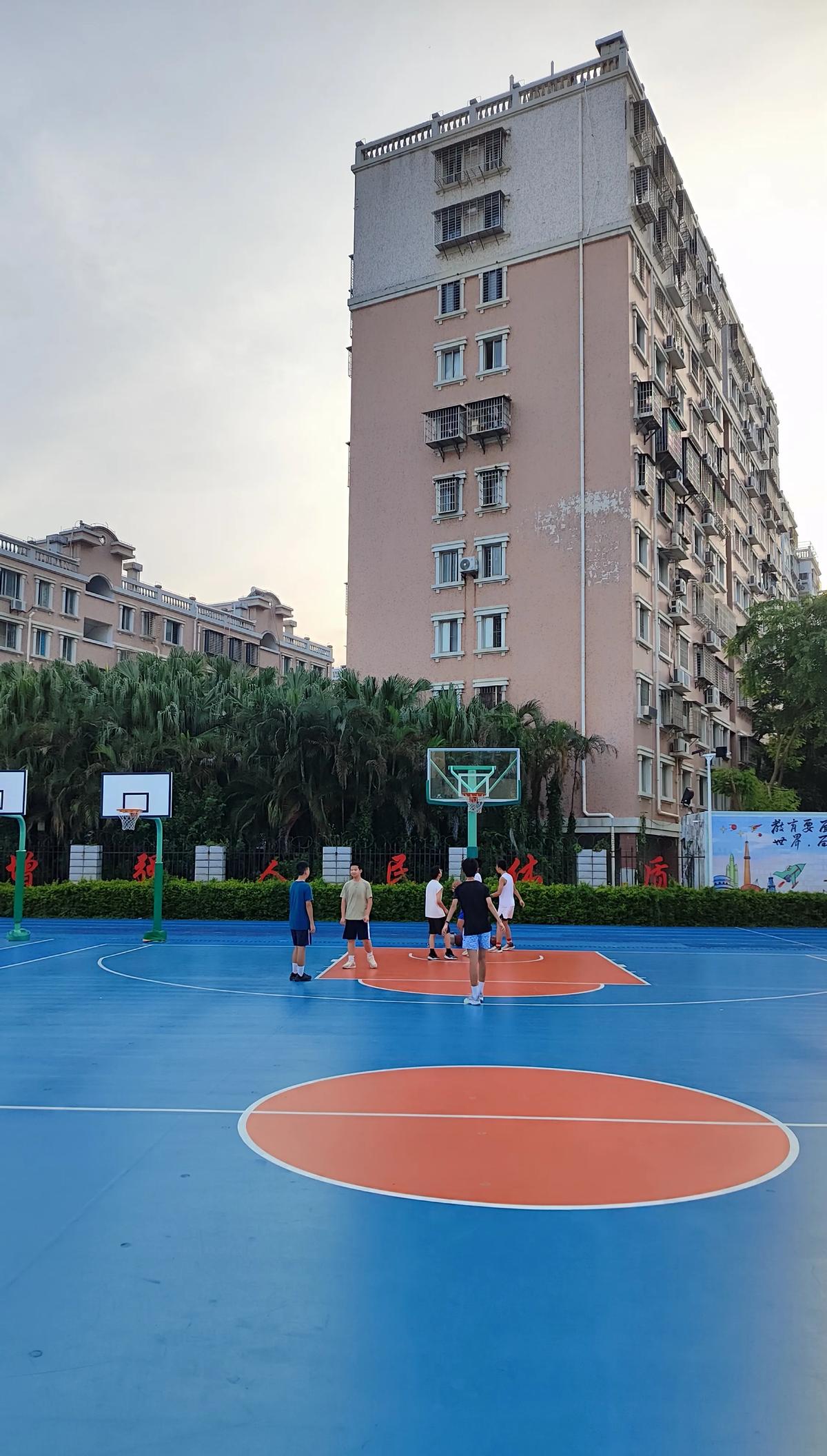 你精心规划的路，可能是孩子的绝路。

别等他用一生治愈童年，你才追悔莫及。

很