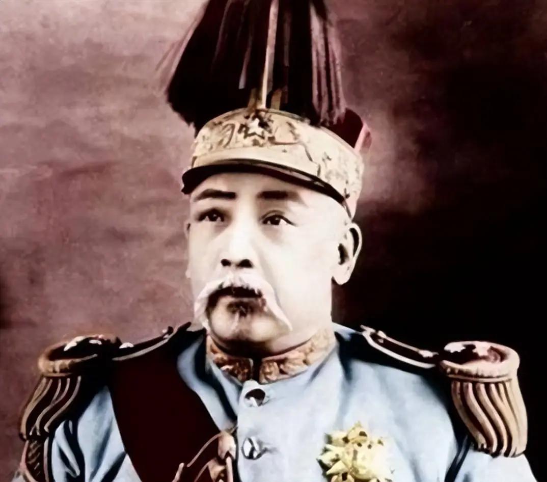 袁世凯驻朝鲜期间，朝鲜王室为笼络他，将贵族女子金氏许配给他。金氏以为自己能做袁世