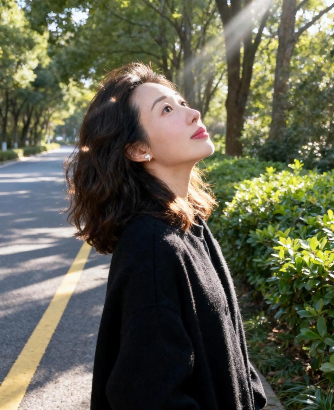 82年 43岁
单身离异12年
女儿作文里写了一句话
我的妈妈 是个不会哭的人