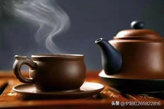 老翁打油诗《豁达，自勉》
八十壮心如少年，
衰躯好似旧车辕。
莫因白发生愁绪，