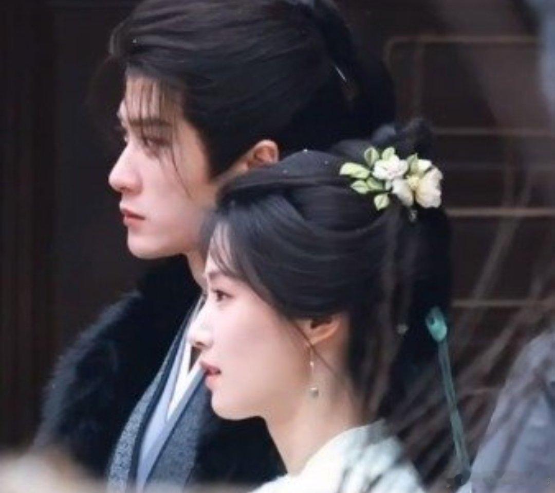 檀健次卢昱晓侧颜同框路透！啊啊啊很权威的两张脸 