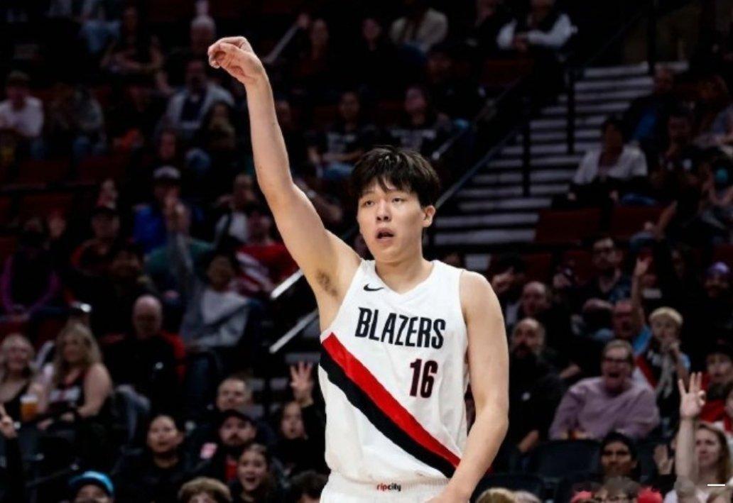 杨瀚森7分钟3篮板垃圾时间惨遭钉板大帽，杨瀚森2中0仅得3板1失误，正负值-13