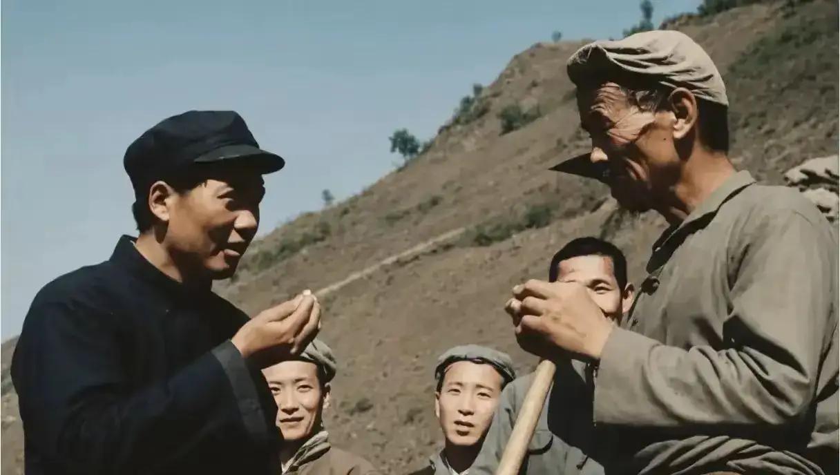 人民群众的大救星！
翻身的农奴把歌唱！
人人有地种家家户户有饭吃！