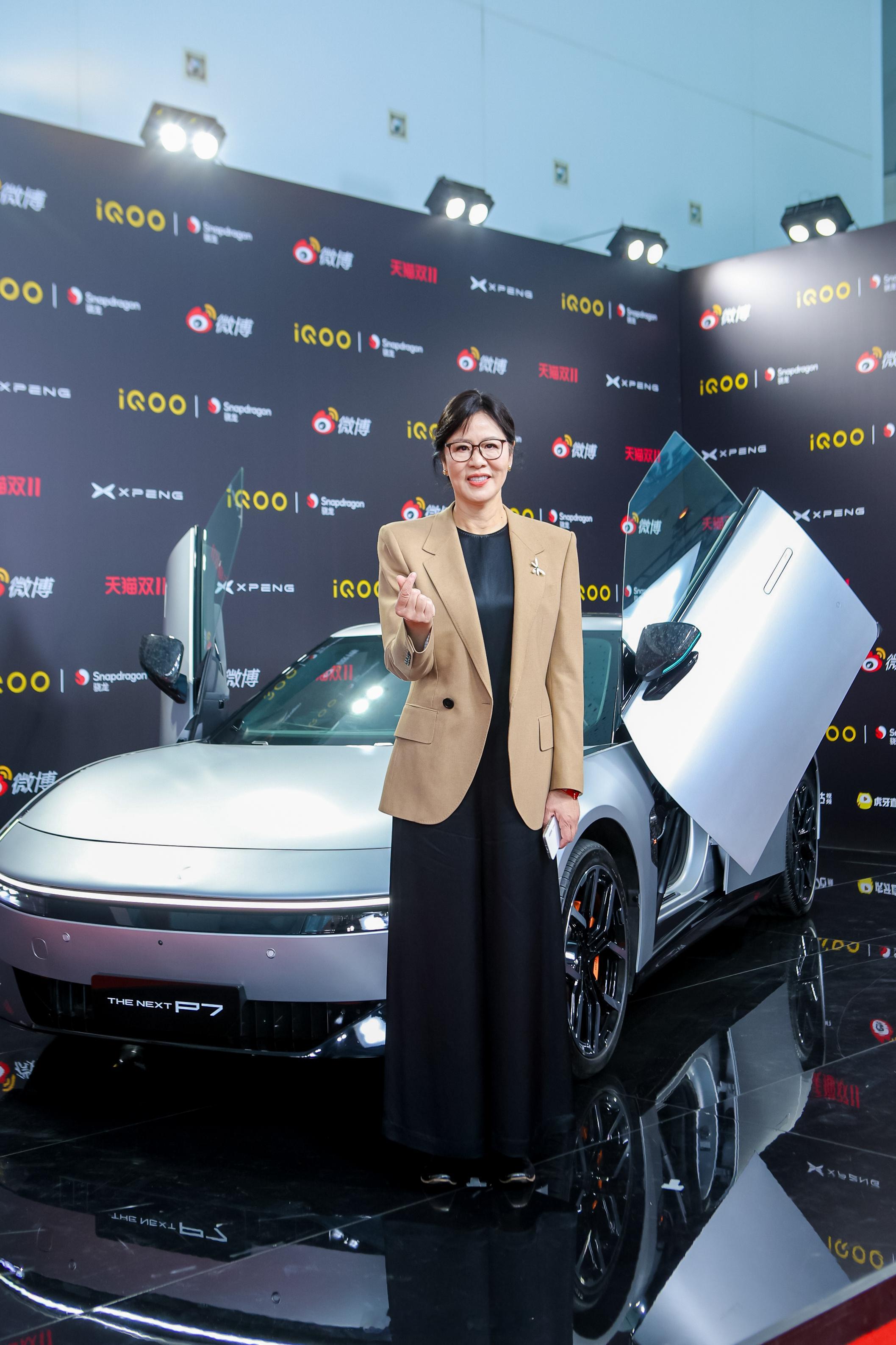 小鹏汽车真是好起来了微博之夜现在看到新款小鹏X9和全新小鹏P7了，这个鹏翼展翅现