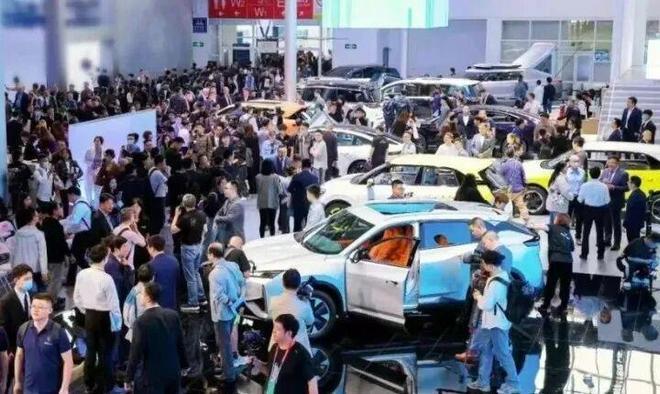 抄底时刻！2026开年车市降价潮杀疯，16品牌70款车狂让利，宝马最高直降30万