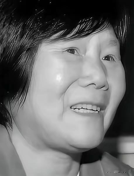 古有武松打虎，今有农夫打豹。

一个女人制服了凶猛的野兽豹子，一开始老夫是不相信