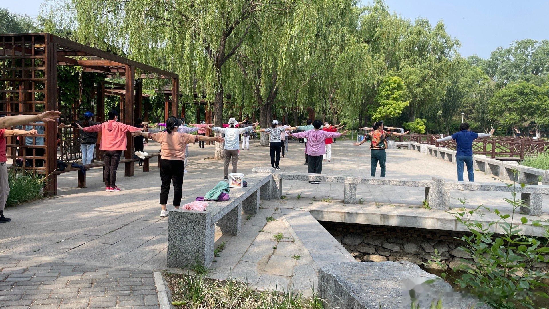 妈妈们都有冰箱里囤冻肉的习惯，这样很有安全感，虽然最后的结果还是扔掉🤣妈妈们还