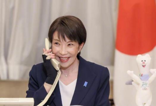 高市早苗笑不出来了！春节期间日本将损失50%以上中国游客！日本媒体在最新的报道中