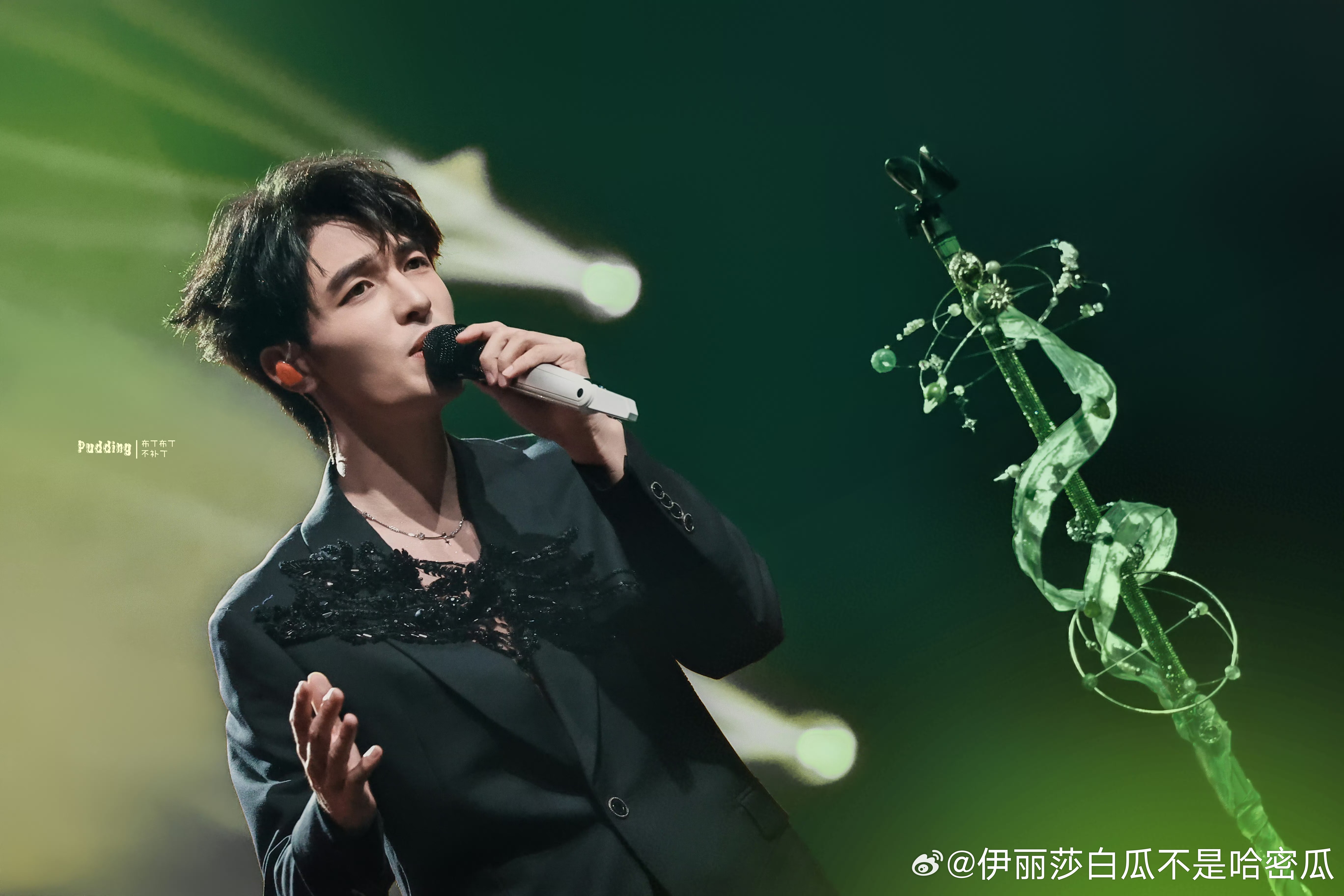 希朝相伴[超话] 🧡💛 何昶希何衍朝曼谷演唱会 希朝美图赏鉴之第X弹啥也不说
