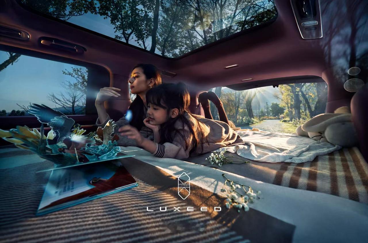 冬天开车也能喝到热饮！智界V9冰箱不只是制冷，35℃-50℃制热也很强。早上放杯