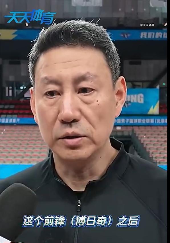 李楠谈广东外援博日奇：

“广东队今年的阵容更厚实了，他们来了一个欧洲的前锋博日