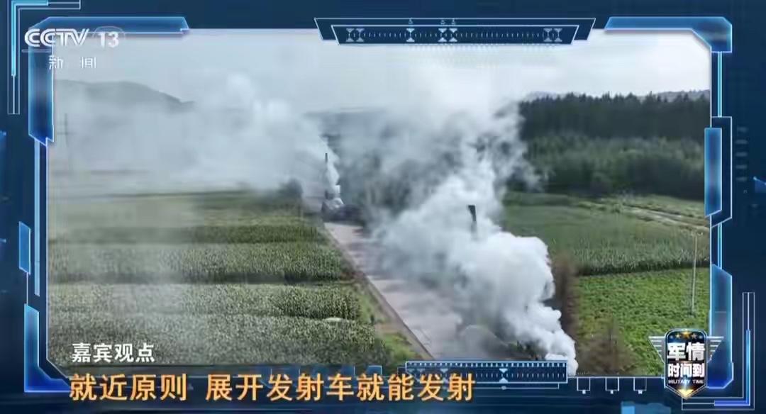 东风-17这次不是阅兵式上裹着绿帆布让你瞄一眼弹头轮廓的那种"静态露脸"，而是戈