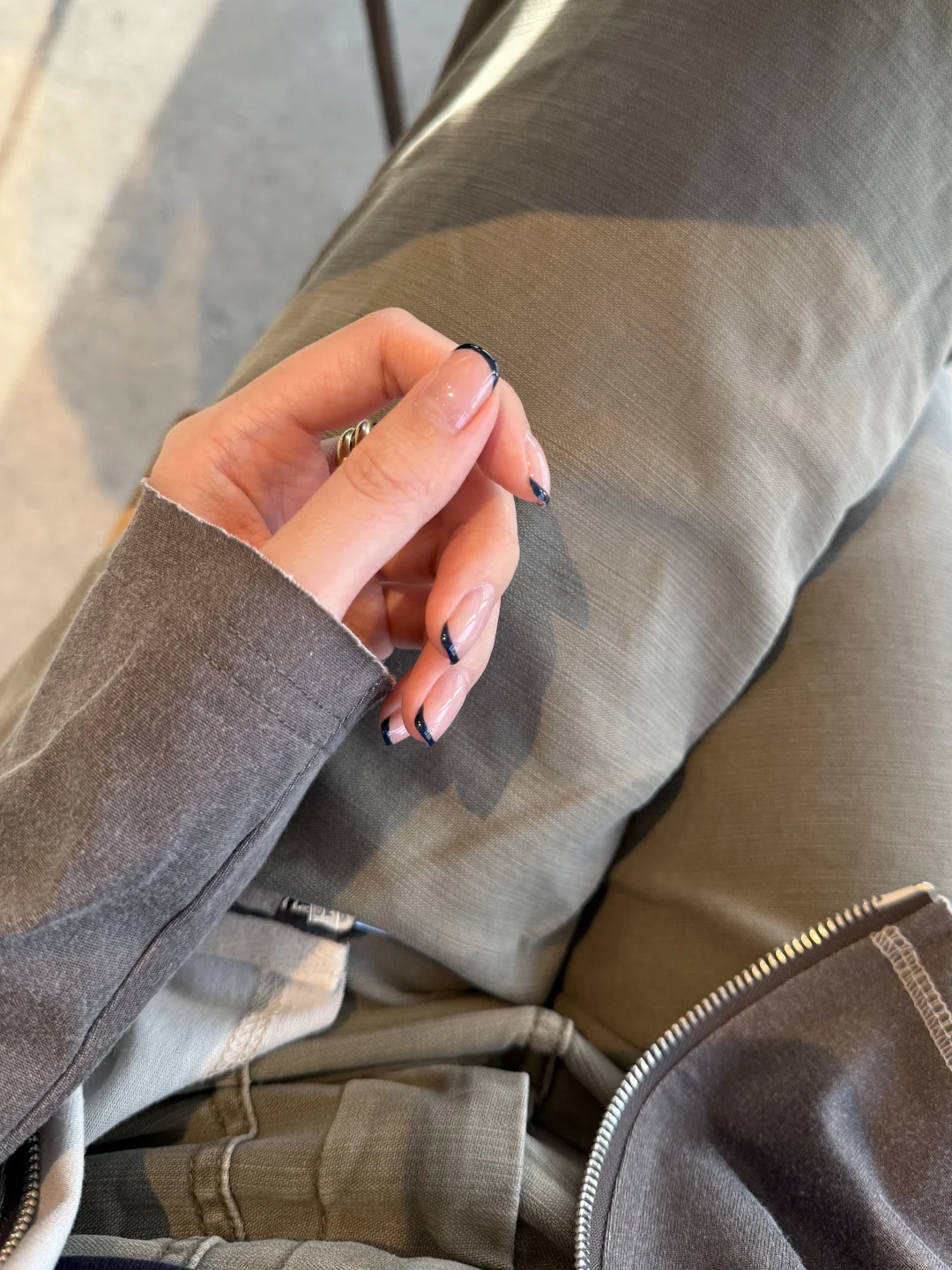 灰蓝色法式，人生美甲来的！