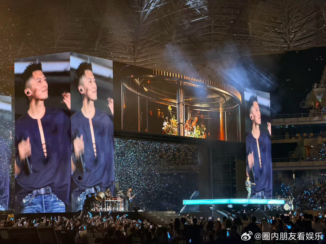 🎉工作人员也没放过谢霆锋 经典曲目遇上欢乐水战✨霆锋唱《不可一世》遭喷水偷袭，