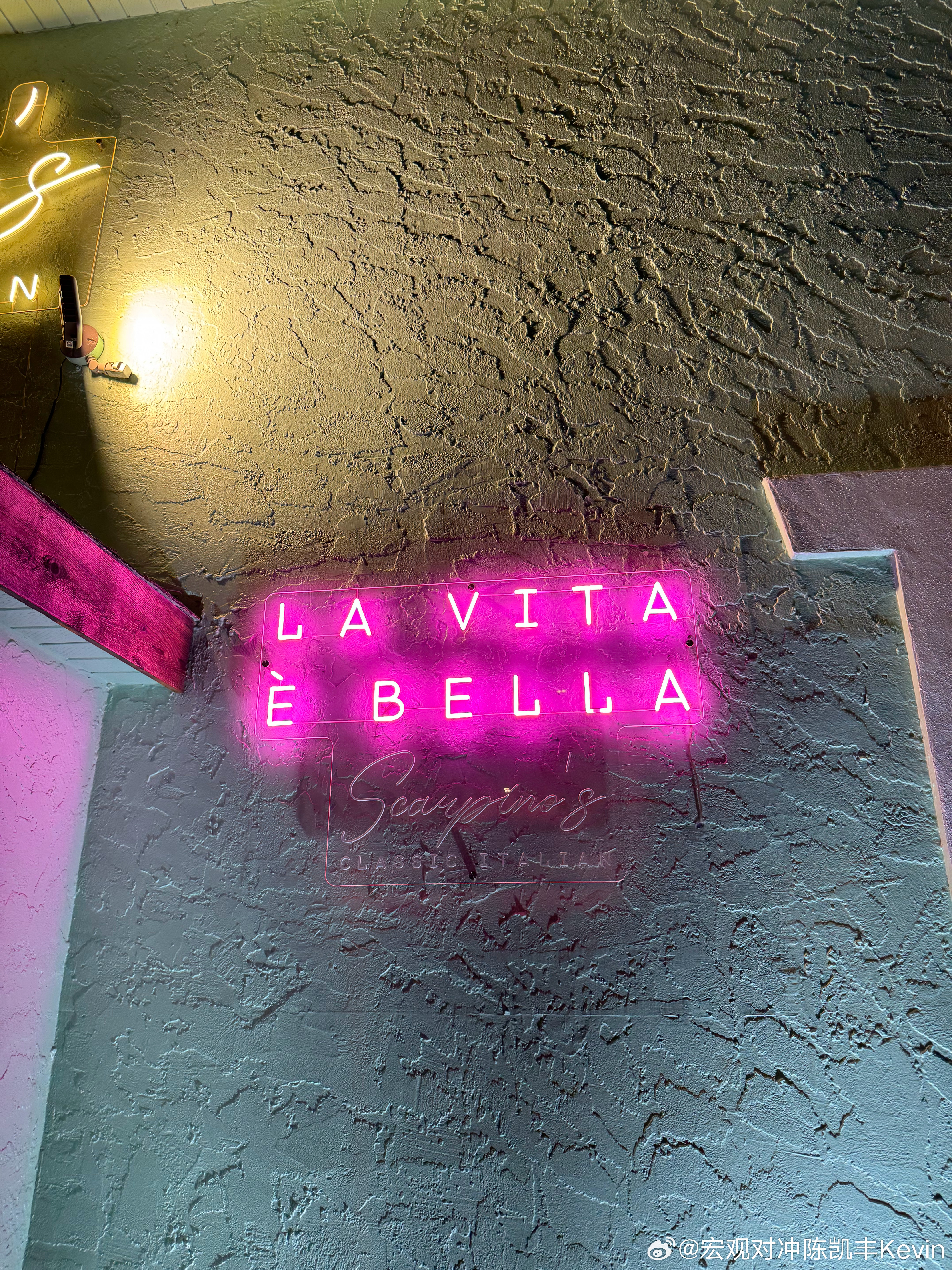 【巴菲特辞职&最后一封信】  周一（11月10日）美股盘中，伯克希尔-哈撒韦公司