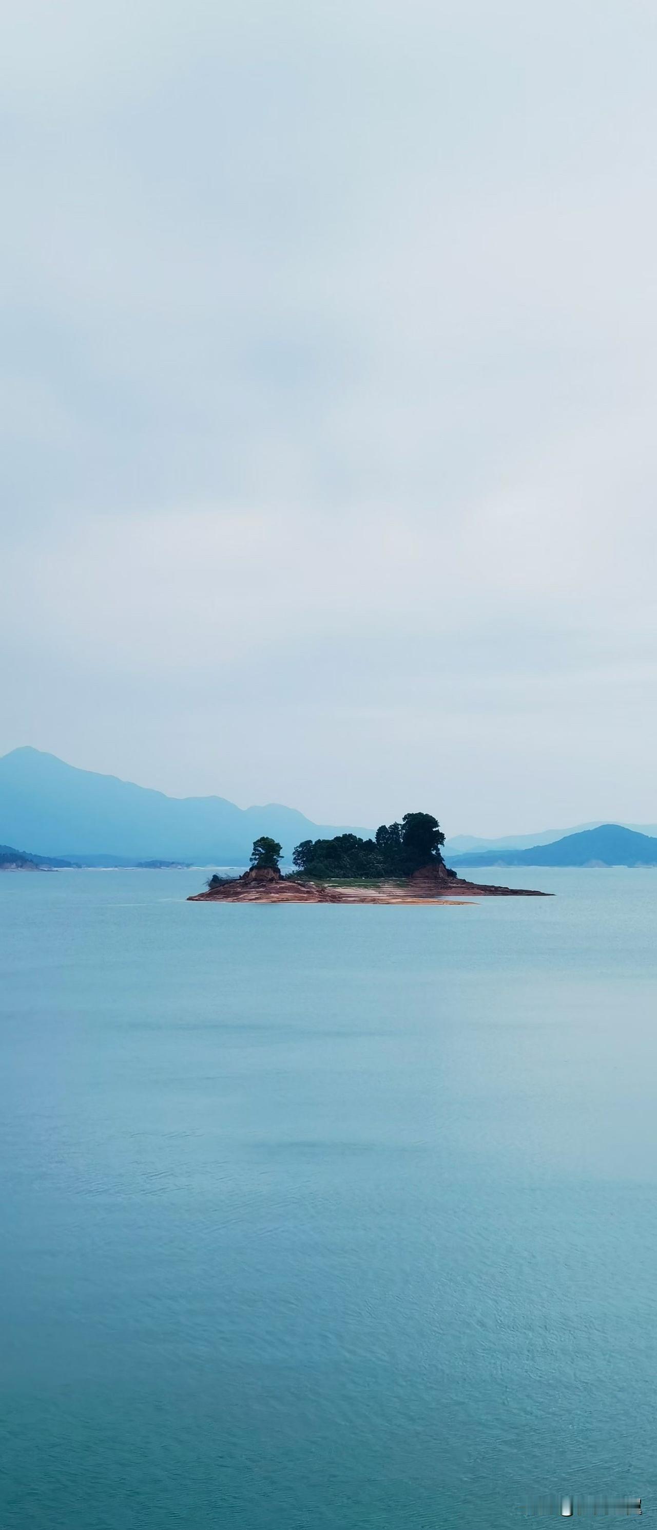 【小对联】
上：首秀；
下：……？