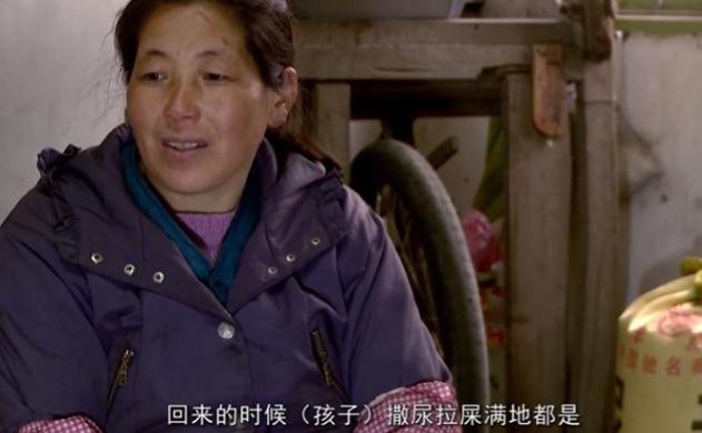 人性究竟有多“恶”？女人做挑夫17年养活3个孩子，却被全村人排挤，连丈夫的哥哥都