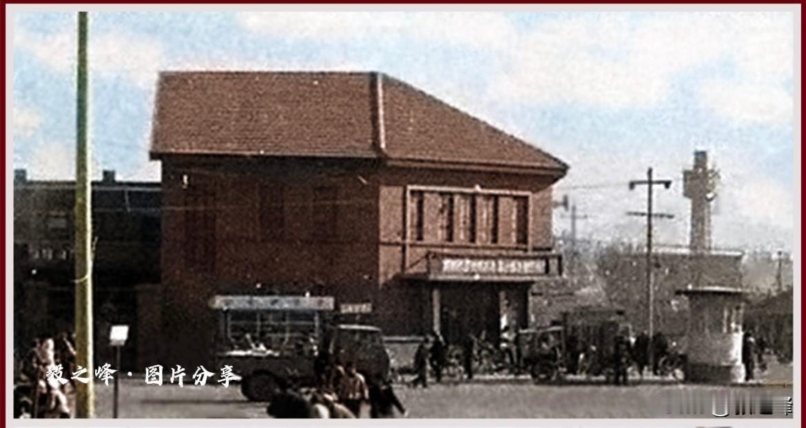 呼和浩特旧图片继续分享
呼和浩特老街巷 提起呼和浩特旧城北门的十字路口对于所有一