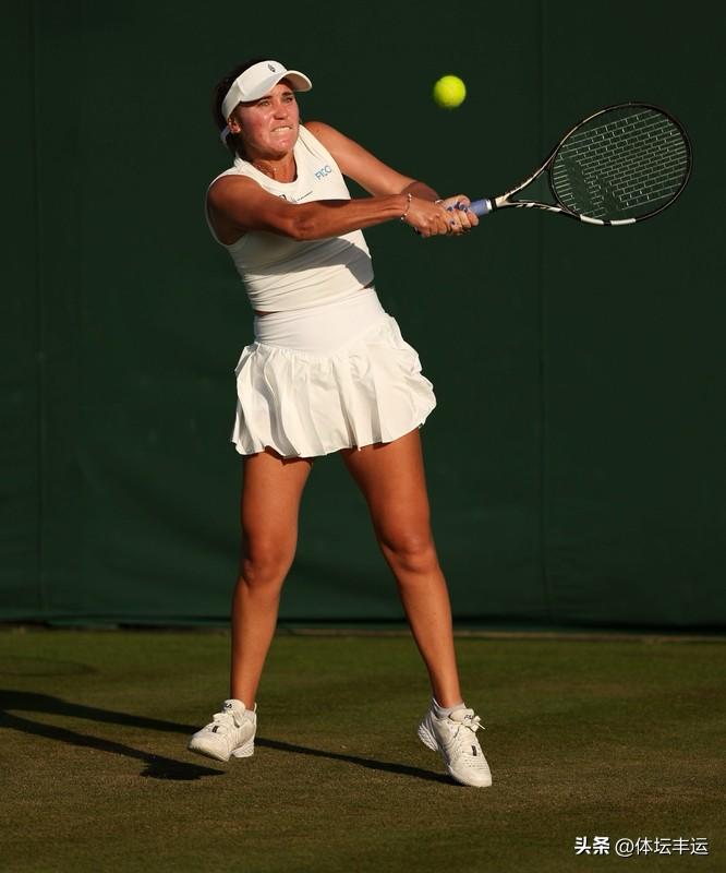 快讯，刚刚🔚的查尔斯顿女单1/8决赛第七场比赛，美国德比战，4号种子约维奇7-