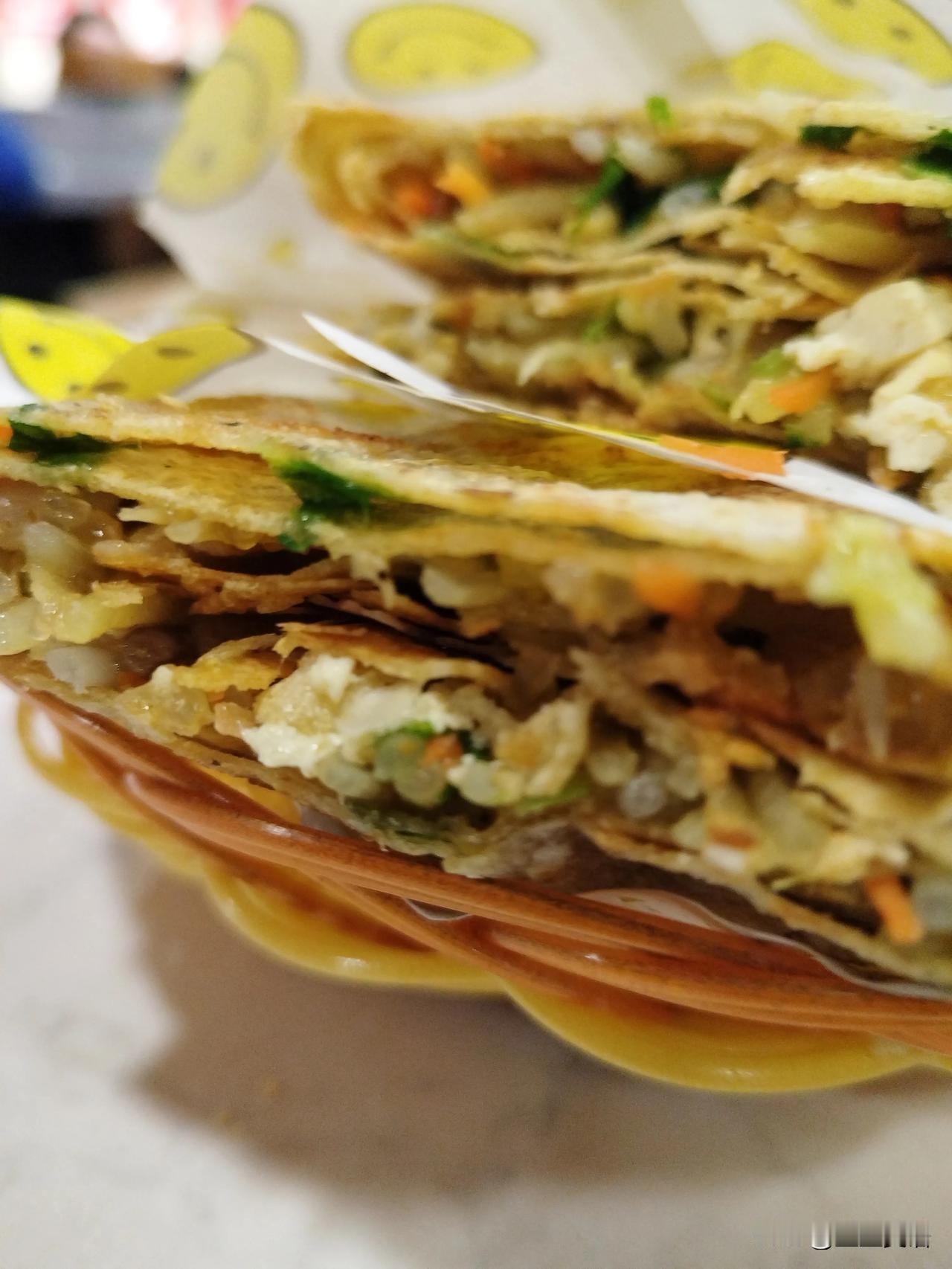 今日午餐，菜煎饼！

结婚前喜欢吃煎饼果子，结婚后喜欢吃菜煎饼。

我这么会过日