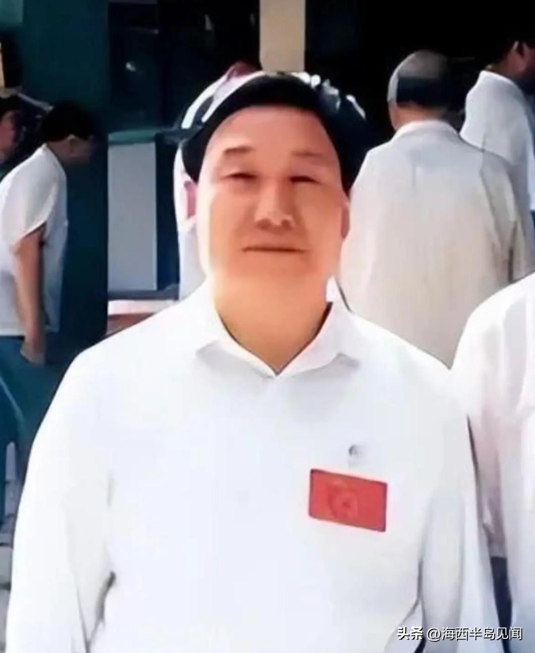 马忠臣1993年出任河南省省长，1998年任河南省省委书记，2000年调任中央任